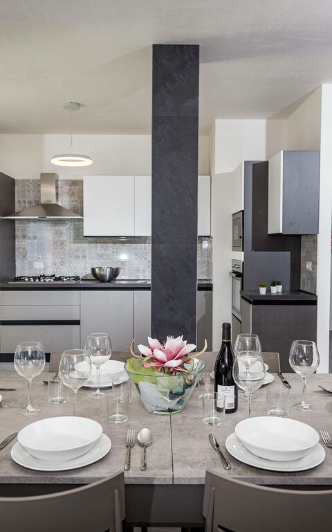 Villa Livreri: Dining Room, Kitchen