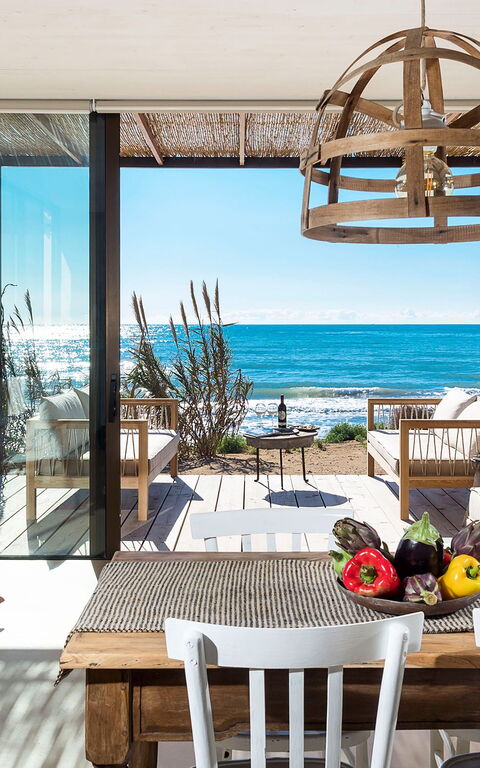 Circe: Dining Room, Scenic View