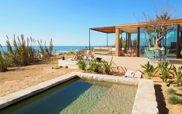 Circe: Garden, Pool, Summer