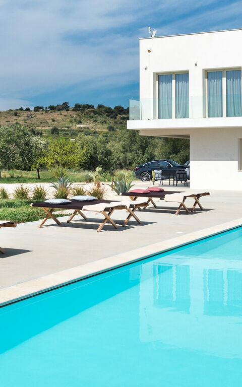 Villa Contra: Outdoor, Pool