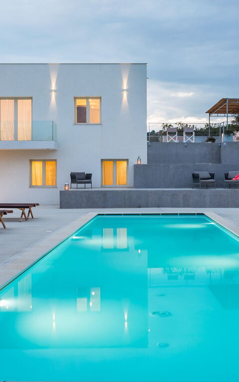 Villa Contra: Outdoor, Pool