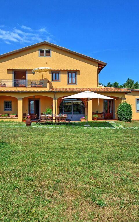 Nicola: Garden, Outdoor