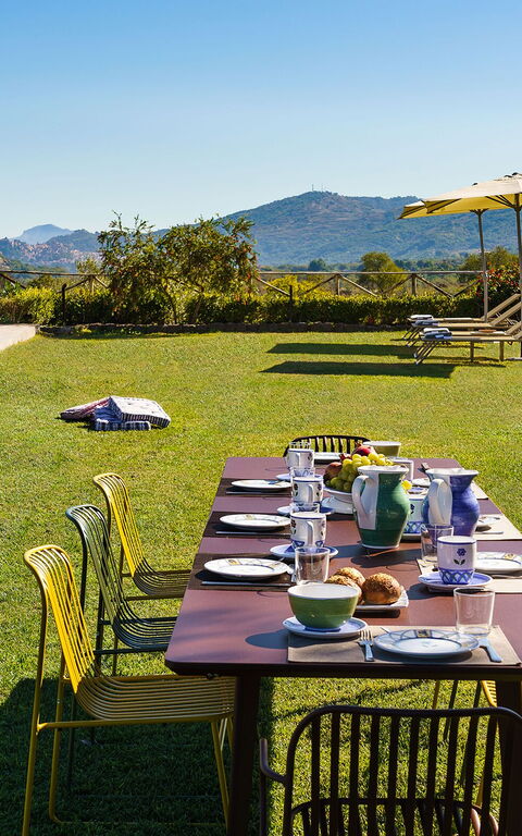 Etna Retreat: Garden