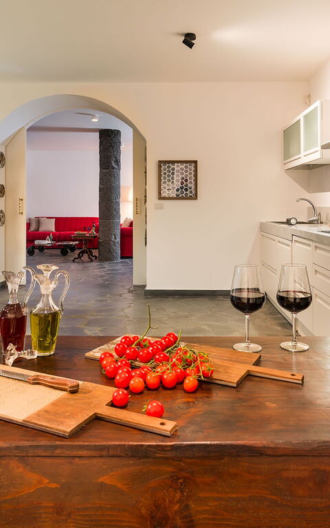 Etna Retreat: Kitchen