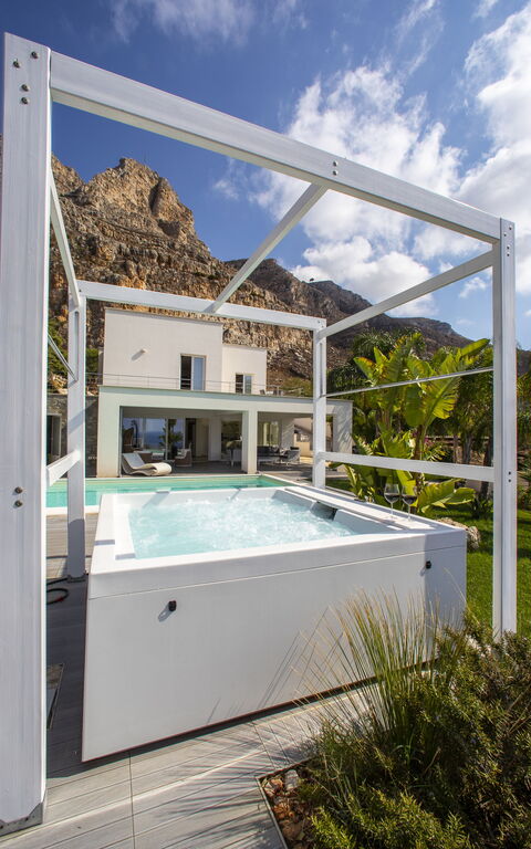 Villa Annalisa: Balcony / Terrace / Patio, Hot Tub, Outdoor, Scenic View