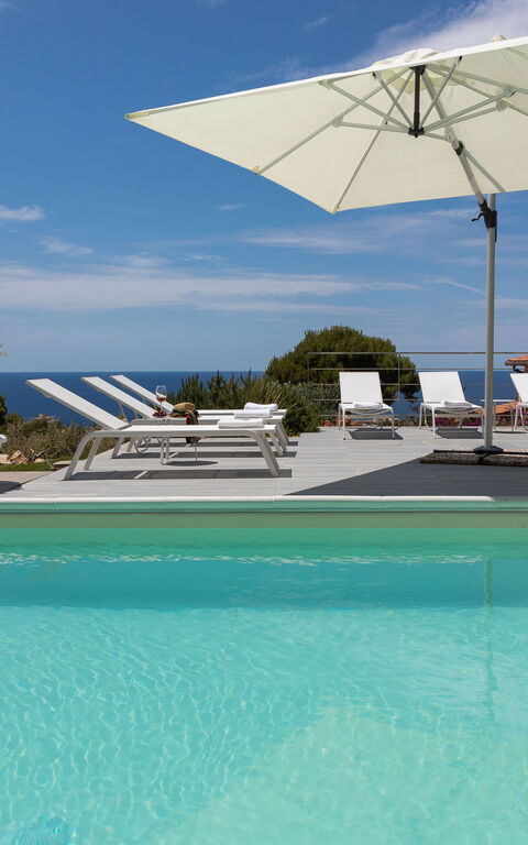 Villa Annalisa: Outdoor, Pool, Scenic View, Summer