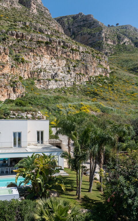 Villa Annalisa: Pool, Scenic View