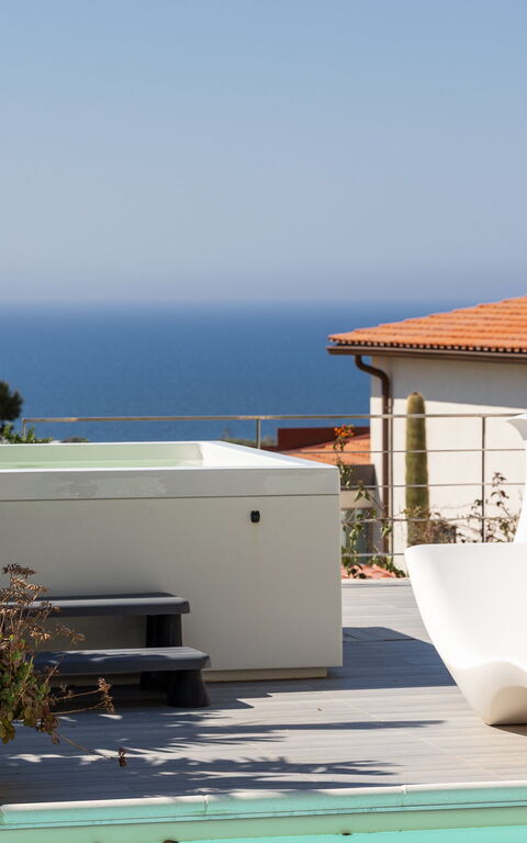 Villa Annalisa: Building Exterior, Hot Tub, Outdoor, Scenic View, Wellness