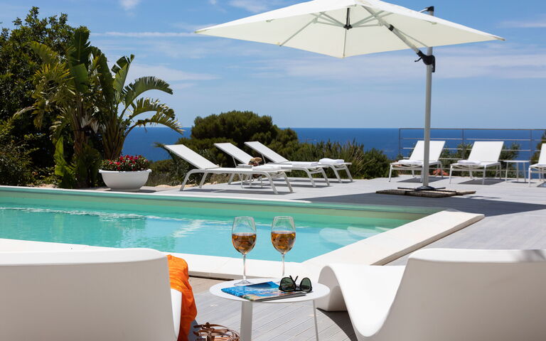 Villa Annalisa: Outdoor, Pool, Summer