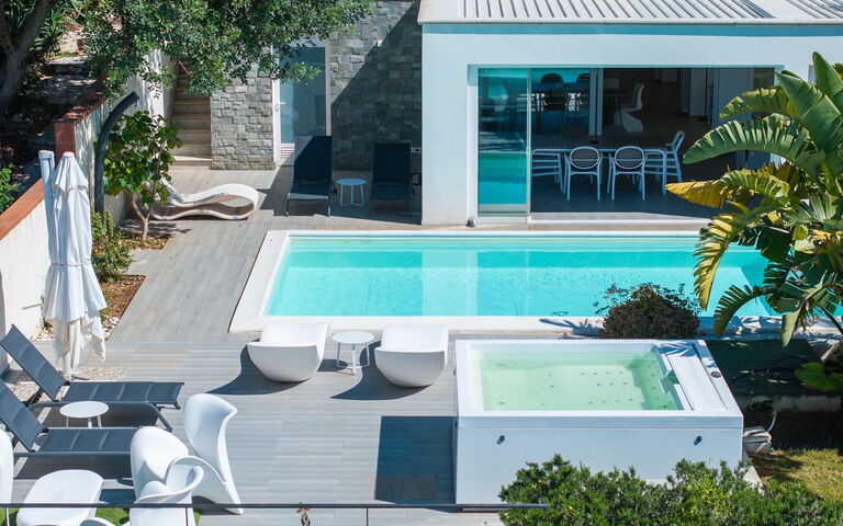 Villa Annalisa: Building Exterior, Hot Tub, Outdoor, Pool, Wellness