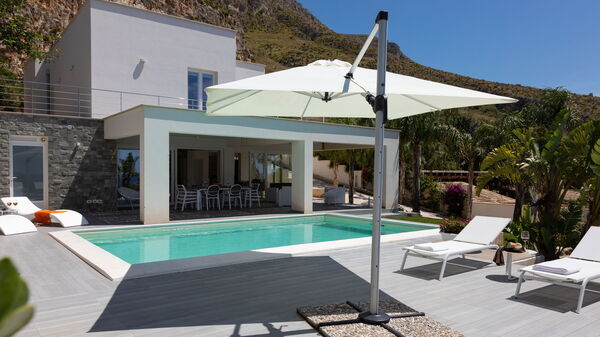 Villa Annalisa: Garden, Outdoor, Pool, Summer