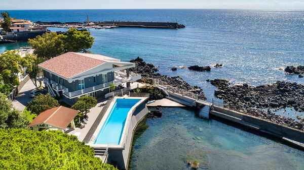 Villa Isabella: Outdoor, Pool, Scenic View, Summer