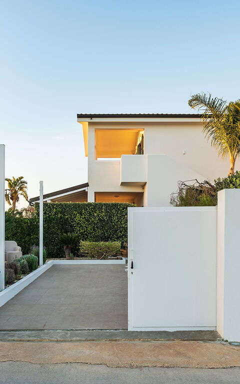 Anny: Building Exterior, Garden