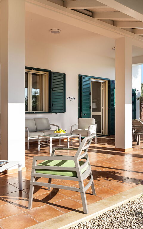 Anny: Building Exterior, Garden