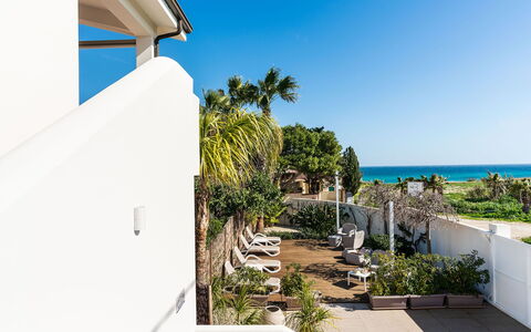 Accommodation Calantha: Balcony / Terrace / Patio