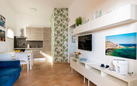 Accommodation Euthalia: Dining Room, Kitchen, Living Room