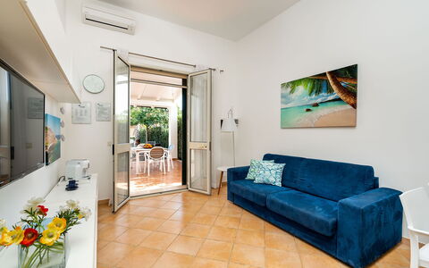 Accommodation Euthalia: Dining Room, Kitchen, Living Room