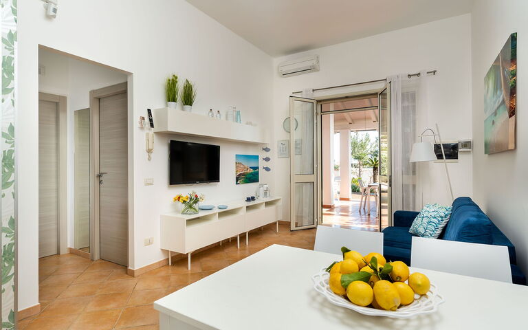 Accommodation Euthalia: Dining Room, Kitchen, Living Room