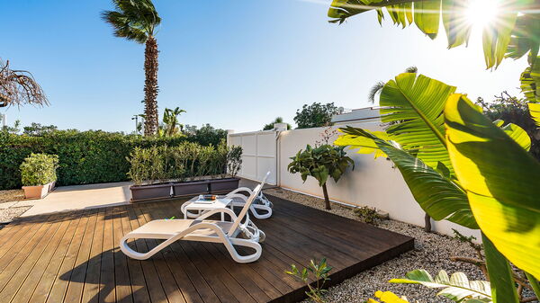 Anny: Building Exterior, Garden