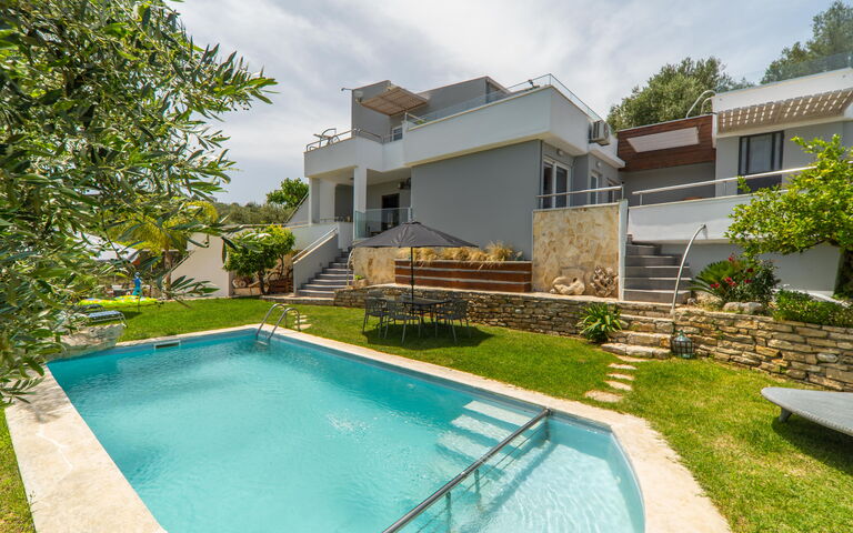 Villa Eftychia: Garden, Outdoor, Pool