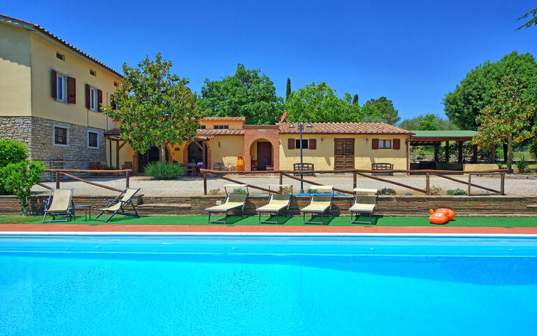 Zeffiro: Building Exterior, Pool, Summer