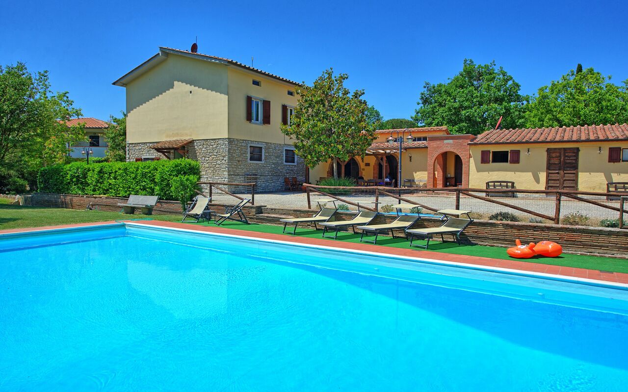 Zeffiro: Building Exterior, Pool, Summer