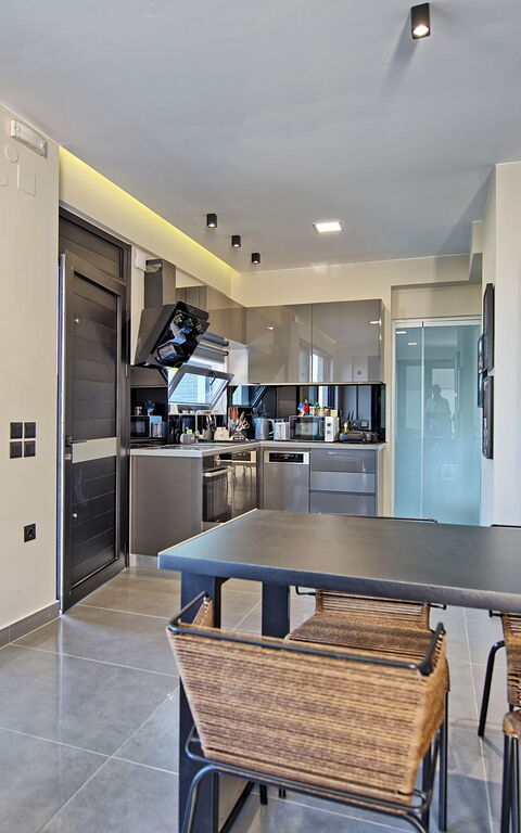 Villa Maripol: Dining Room, Kitchen, Living Room