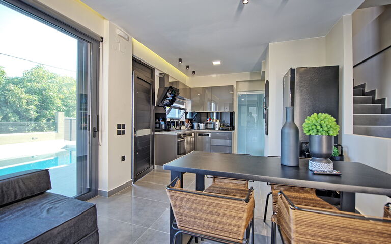Villa Maripol: Dining Room, Kitchen, Living Room