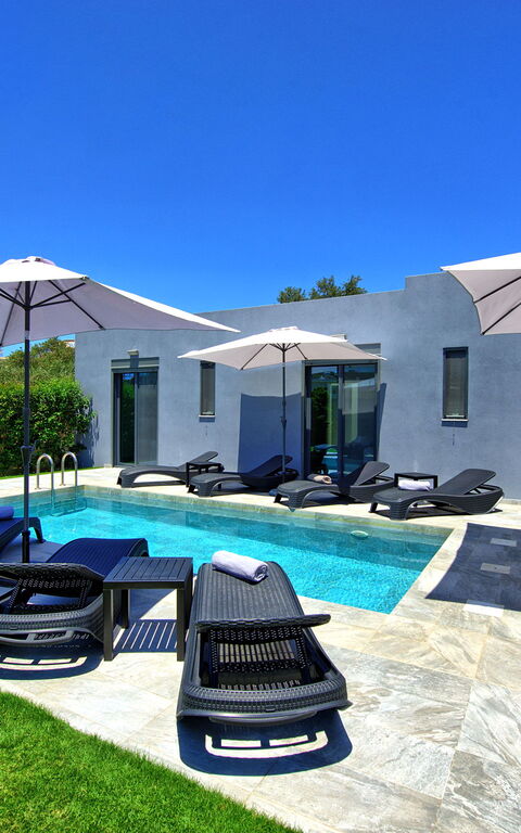 Villa Zaneti: Building Exterior, Garden, Outdoor, Pool, Summer