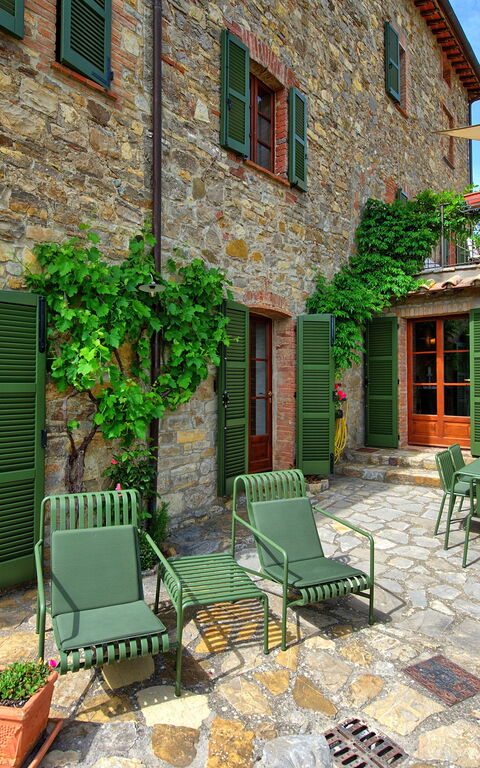 Villa Collina: Balcony / Terrace / Patio, Building Exterior, Garden