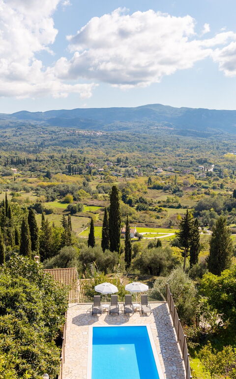 Villa Dinos: Pool, Scenic View