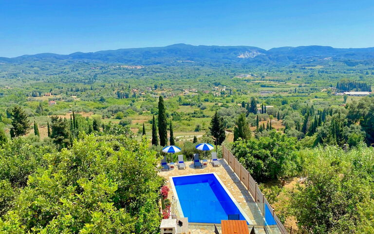 Villa Dinos: Pool, Scenic View