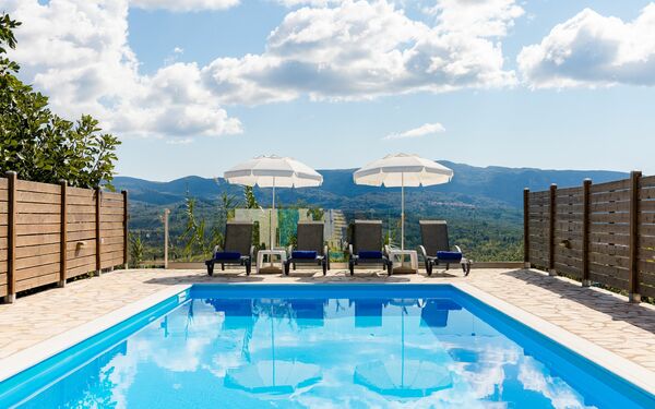 Villa Dinos: Pool, Summer