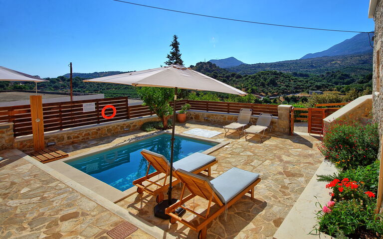 Villa Vicilla: Outdoor, Pool, Scenic View