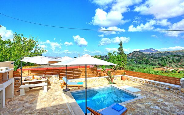 Villa Vicilla: Outdoor, Pool