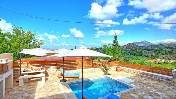 Villa Vicilla: Outdoor, Pool