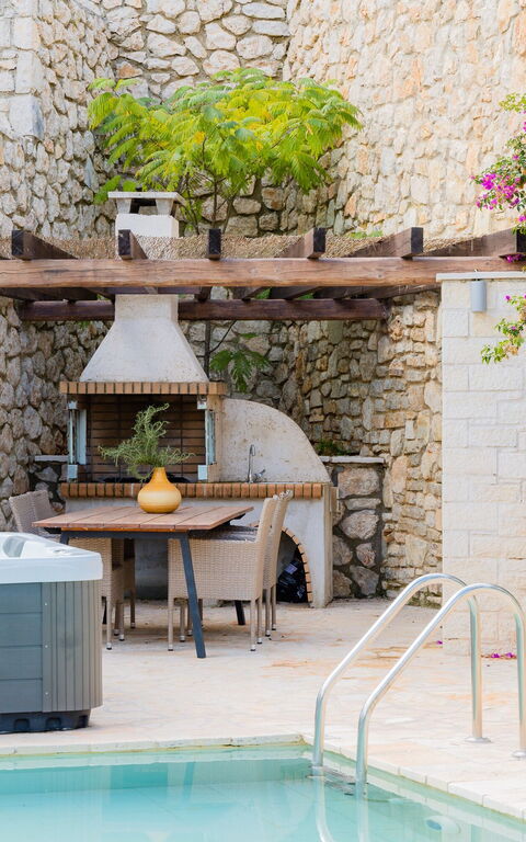 Villa Jacaranda: Outdoor, Pool, Summer