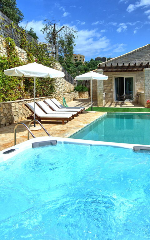 Villa Jacaranda: Garden, Pool