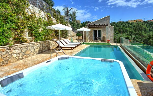 Villa Jacaranda: Garden, Pool
