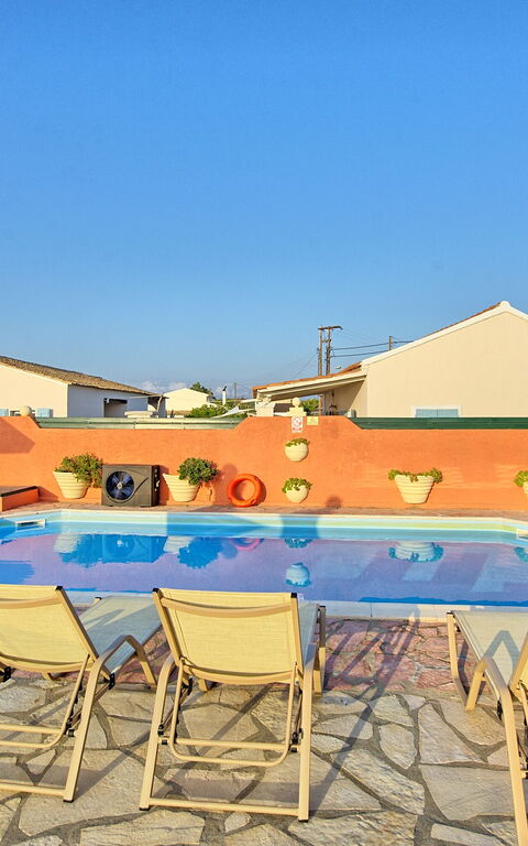 Beach Villa Athanasia: Pool