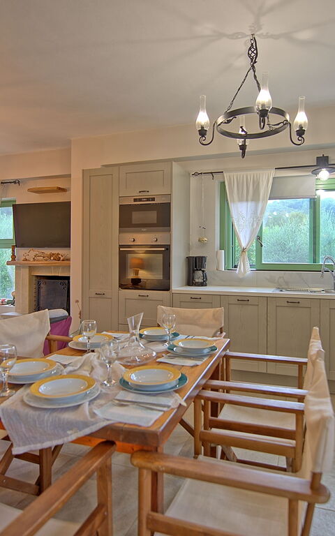 Villa Elaia: Dining Room, Kitchen