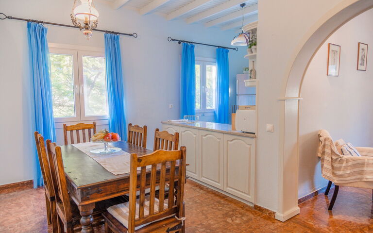 Villa Dimitris: Dining Room, Kitchen