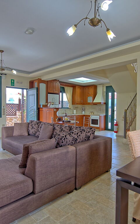 Villa Koules: Living Room