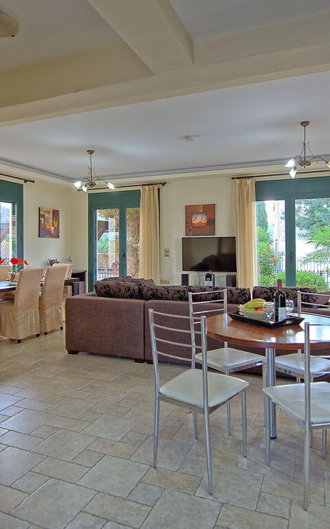 Villa Koules: Kitchen