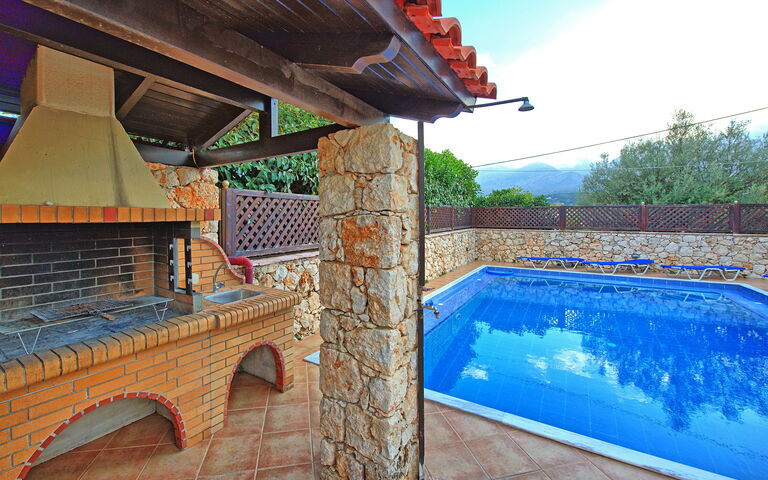 Villa Koules: Outdoor, Pool