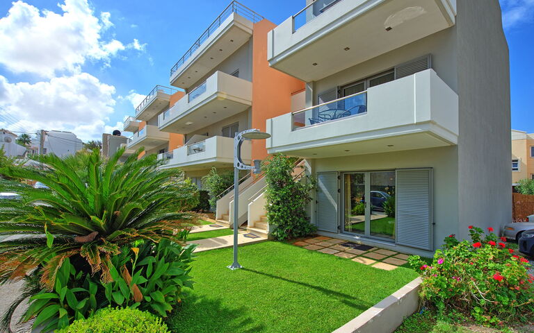 Cabanavillas Milano: Building Exterior