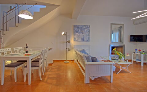 Accommodation Kastellina: Dining Room, Living Room