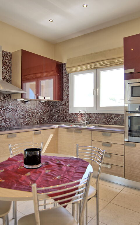 Beach Villa Christina: Dining Room, Kitchen