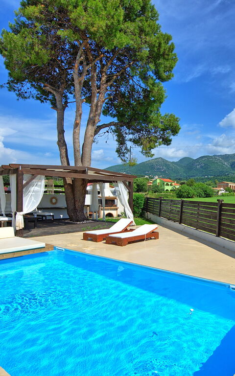 Beach Villa Christina: Pool