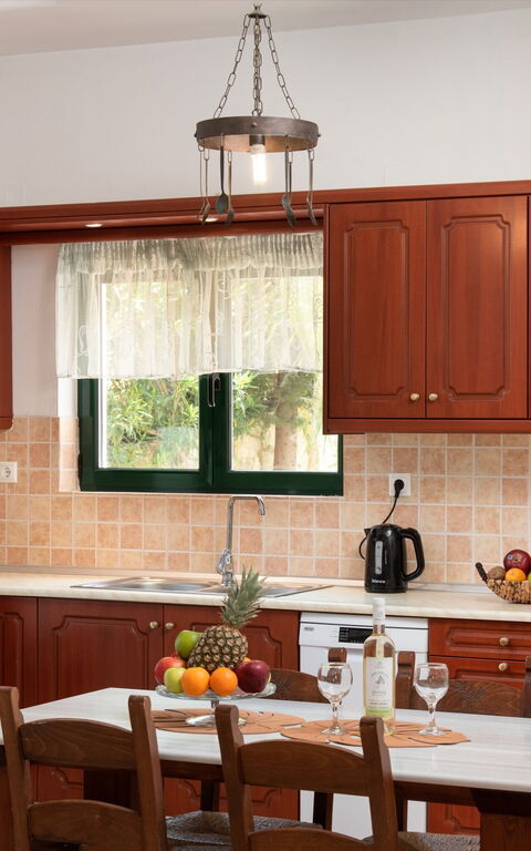 Villa Elia: Dining Room, Kitchen